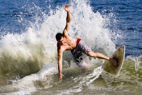 曼联观众热烈欢呼！，姆巴佩迎来五赛季出色发挥赢得满堂喝彩