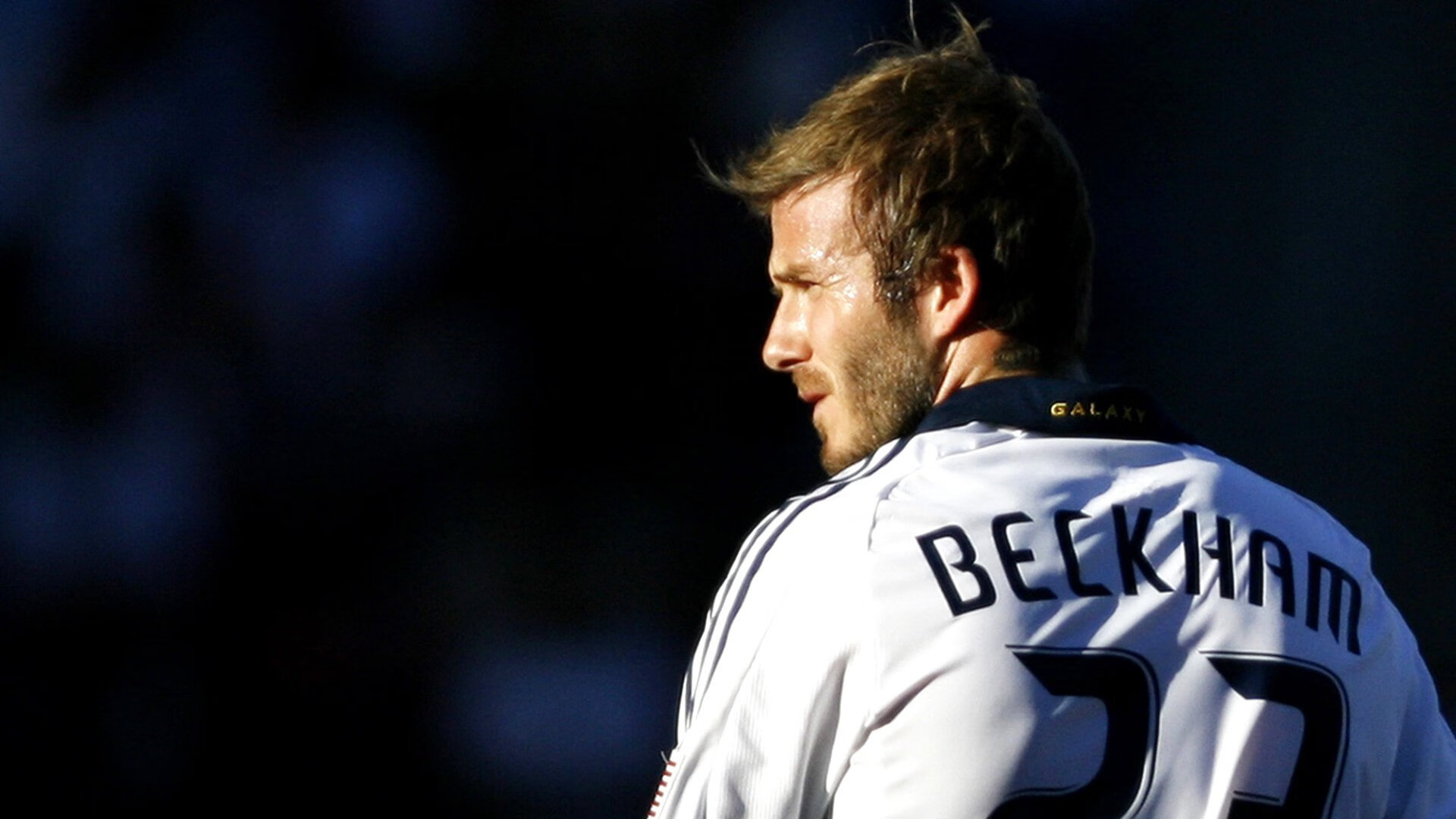 Rookie连续三场比赛得分超过最后时刻胜出,掘金不断突破!观众掌声雷动